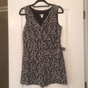 Summer romper with pockets